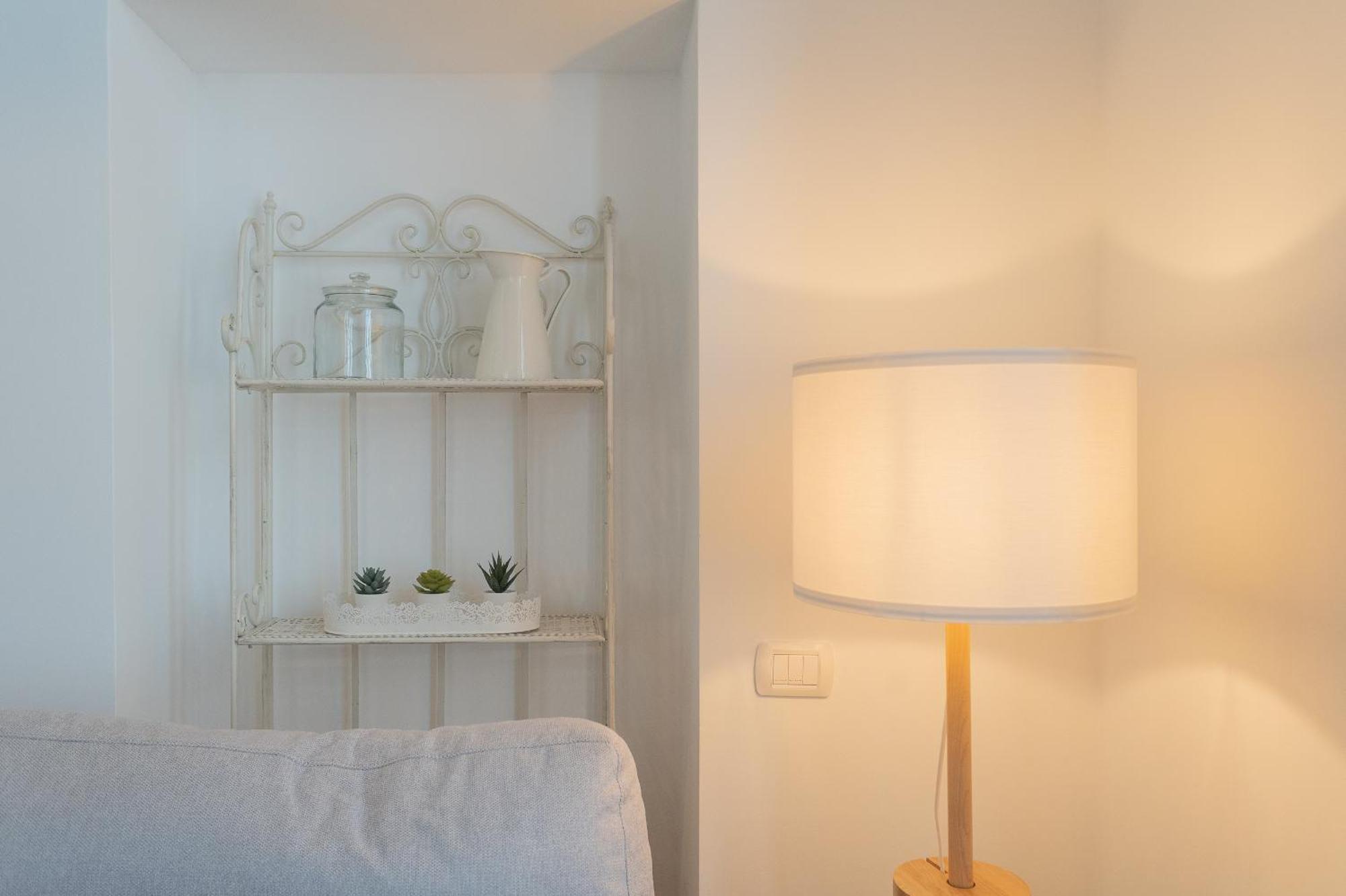 Independence With Balcony By Rent Como